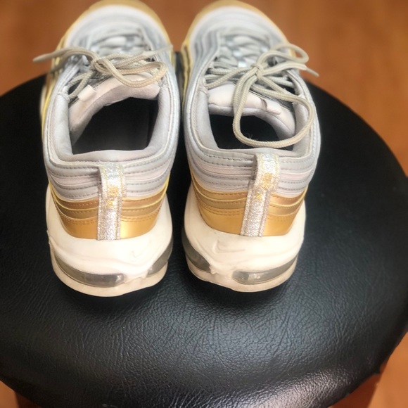 Nike airmax 97 womens sneaker vast grey/metallic gold size 9 mens/10.5 womens - Picture 3 of 4